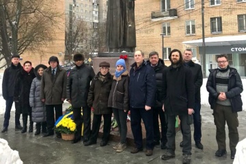 Українці Москви поклали квіти до пам’ятника Лесі Українці