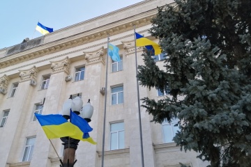 У Херсоні урочисто підняли кримськотатарський прапор