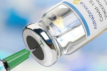 Компания AstraZeneca подтвердила задержку с поставкой вакцины в страны ЕС