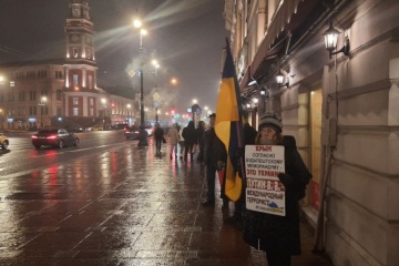 У Петербурзі провели поодинокі пікети на честь Дня опору окупації Криму