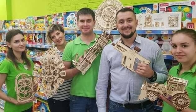 Українці запустили в США стартап DoEcoLiving – екопроєкт та магазин іграшок
