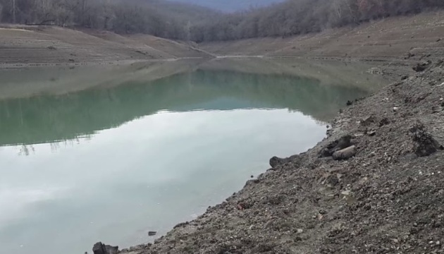 У Криму катастрофічно знизилися запаси води ще в одному водосховищі