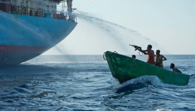 Фрегат Дании открыл огонь по пиратам в Гвинейском заливе - четырех застрелили