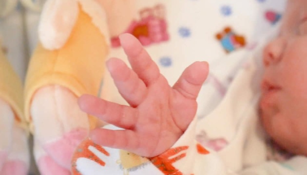 У Львові виписали немовля, яке передчасно народилося під час хвороби мами на COVID-19