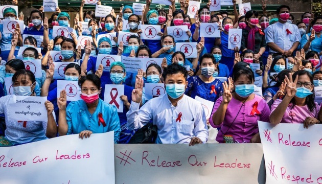 Військовий переворот у М'янмі: викладачі та студенти приєдналися до протестів