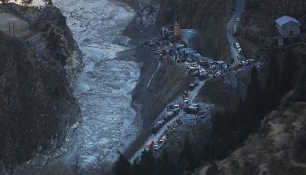 На місці сходження льодовика в Індії знайшли тіла вже 58 осіб.
