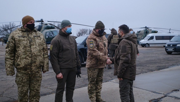 Zelensky, G7 ambassadors arrive in Donbas