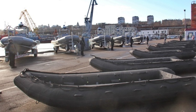 La Armada de Ucrania recibe lanchas de alta velocidad y botes inflables de EE.UU.