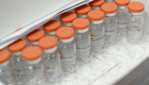 Китайская Sinovac ежегодно сможет выпускать 2 миллиарда доз вакцины