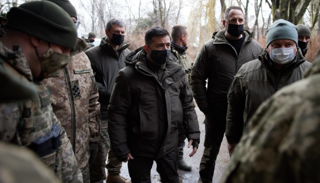 Зеленський пов’язує ескалацію на Донбасі зі спробами тиснути на Україну в ТКГ
