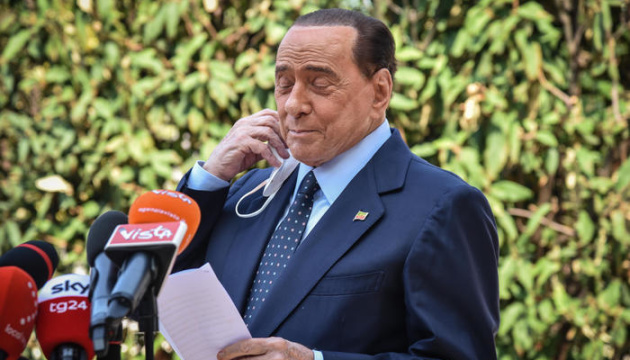 Берлусконі впав у своїй резиденції в Римі й потрапив до лікарні