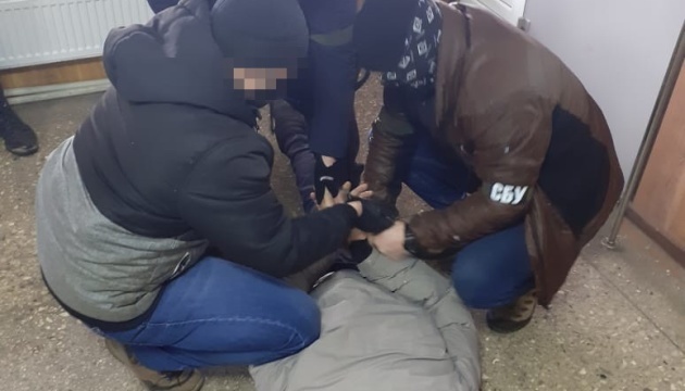 Ukrainian counterintelligence officers detain two FSB agents