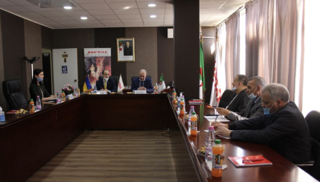 Ucrania y Argelia planean ampliar la cooperación en el sector metalúrgico
