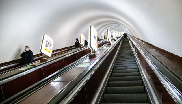 Сьогодні на станції столичного метро «Олімпійська» починається ремонт ескалаторів