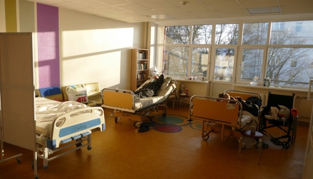 В львовский госпиталь привезли первых COVID-больных с Прикарпатья