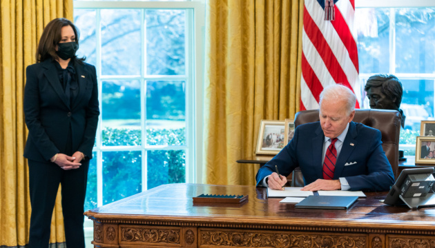 Biden suspends tariffs on steel imports from Ukraine for one year