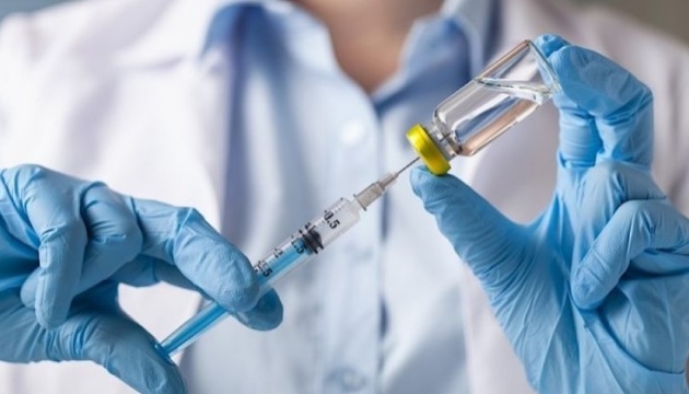 В Україні почали записувати на вакцинацію жителів ОРДЛО і Криму