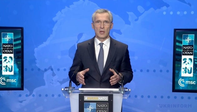 Stoltenberg: Esta es la segunda vez este año que vemos la acumulación militar de Rusia cerca de Ucrania.