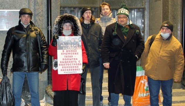 У Петербурзі й Москві пройшли акції на підтримку кримських татар
