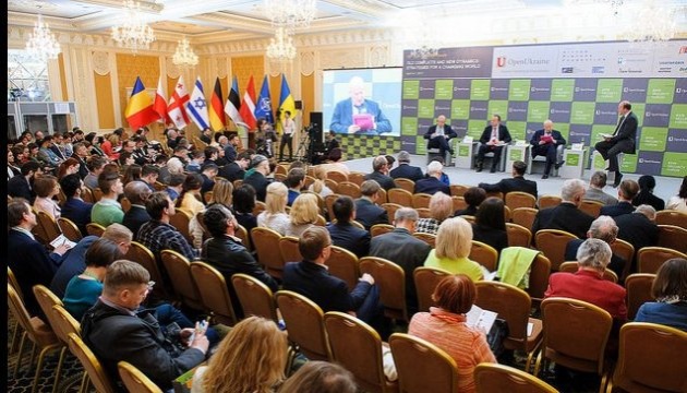 Najważniejsza walka o demokrację na świecie toczy się na Ukrainie - forum bezpieczeństwa