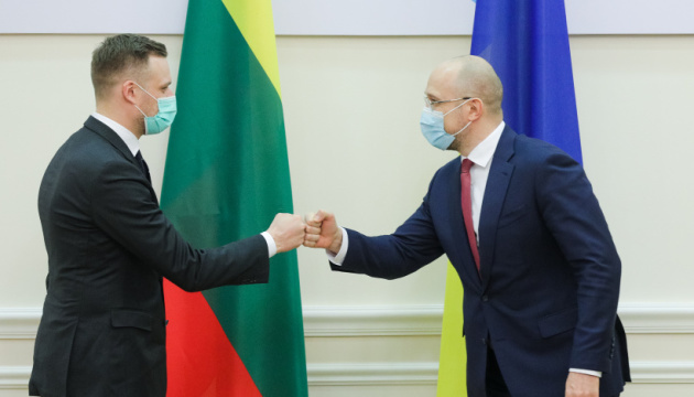 Landsbergis: Lituania proporciona a Ucrania la vacuna contra el coronavirus en el marco de un programa especial de la UE 