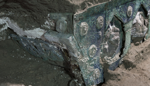 У Помпеях знайшли візок для урочистих церемоній I століття