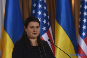Киев ведет переговоры с Вашингтоном по поставке оружия большего радиуса действия - Маркарова