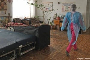 «Смотришь на снимок - а легких почти нет»: медики Прикарпатья на ковидной передовой (укр.)