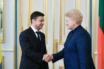 Зеленский поздравил Грибаускайте с днем рождения
