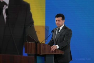 ЦНАПи, пошта та аптеки: Зеленський ініціює програму «Нове село»