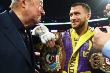 Boxen: Lomachenkos Promoter Arum am Kampf zwischen Ukrainer und Haney interessiert