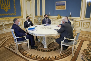 Зеленський прийняв вірчі грамоти від послів трьох країн