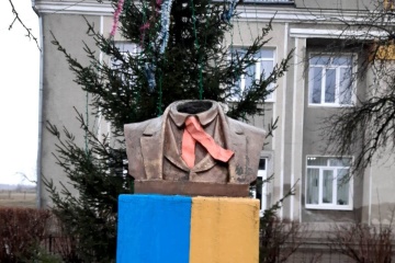 Біля Франківська вандали пошкодили погруддя Шевченка