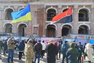 У Києві акція на захист Гостиного двору зібрала близько сотні осіб