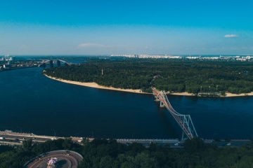 Суд скасував рішення Київради про надання в оренду землі на Трухановому острові