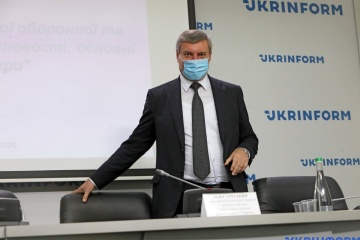 El viceprimer ministro Urusky presenta su carta de renuncia