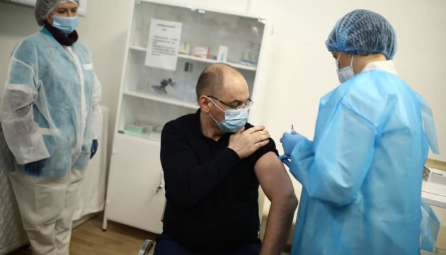 ステパノウ保健相、コロナワクチン接種を報告