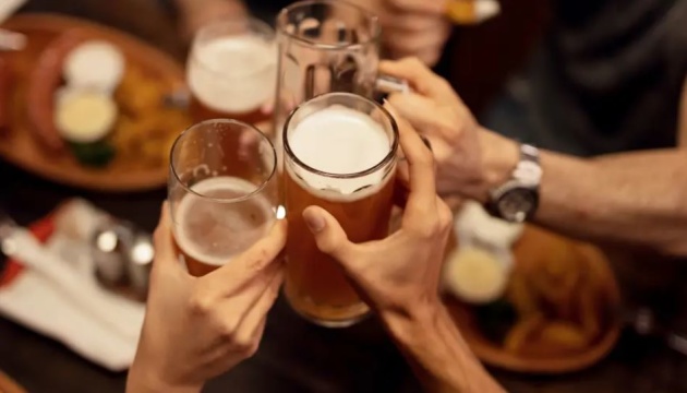 Виявили зв'язок між професією та вживанням алкоголю