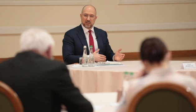 Прем'єр не виключає внесення змін у порядок черги на COVID-вакцинацію