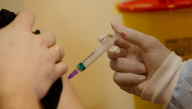 Almost 13,000 people in Ukraine received first dose of COVID-19 vaccine in past day