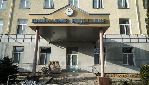 У Луцьку реконструюють приймальне відділення міської лікарні - фото