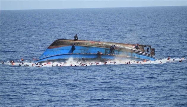 Біля Криту потонув човен з 45 мігрантами