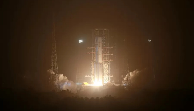 Китай запустив ракету з експериментальним супутником