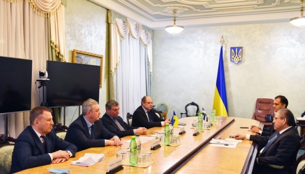 Urusky busca fortalecer la cooperación con Uzbekistán