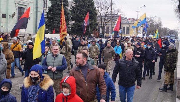 Марш добровольців пройшов у Дніпрі Марш добровольців пройшов у Дніпрі