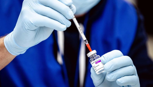 AstraZeneca заявляє, що третя доза її вакцини захищає проти Омікрону
