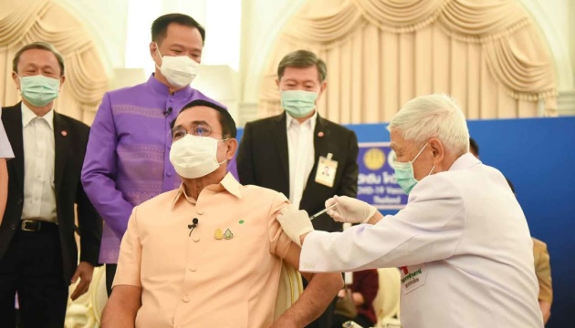 Прем’єр Таїланду вакцинувався AstraZeneca