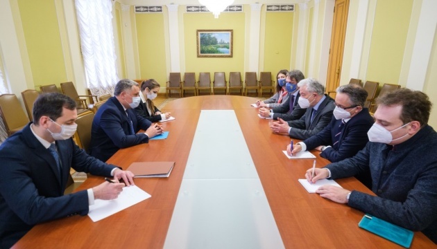 Solución del conflicto en Transnistria examinada con los representantes de la OSCE en la Oficina del Presidente