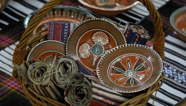 У Вінниці відкрилась виставка унікальної бубнівської кераміки