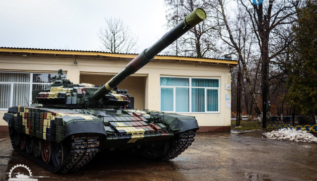 Ten T-64 and T-72 tanks modernized for Ukrainian army